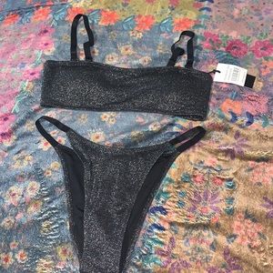 Kendall and Kylie bikini